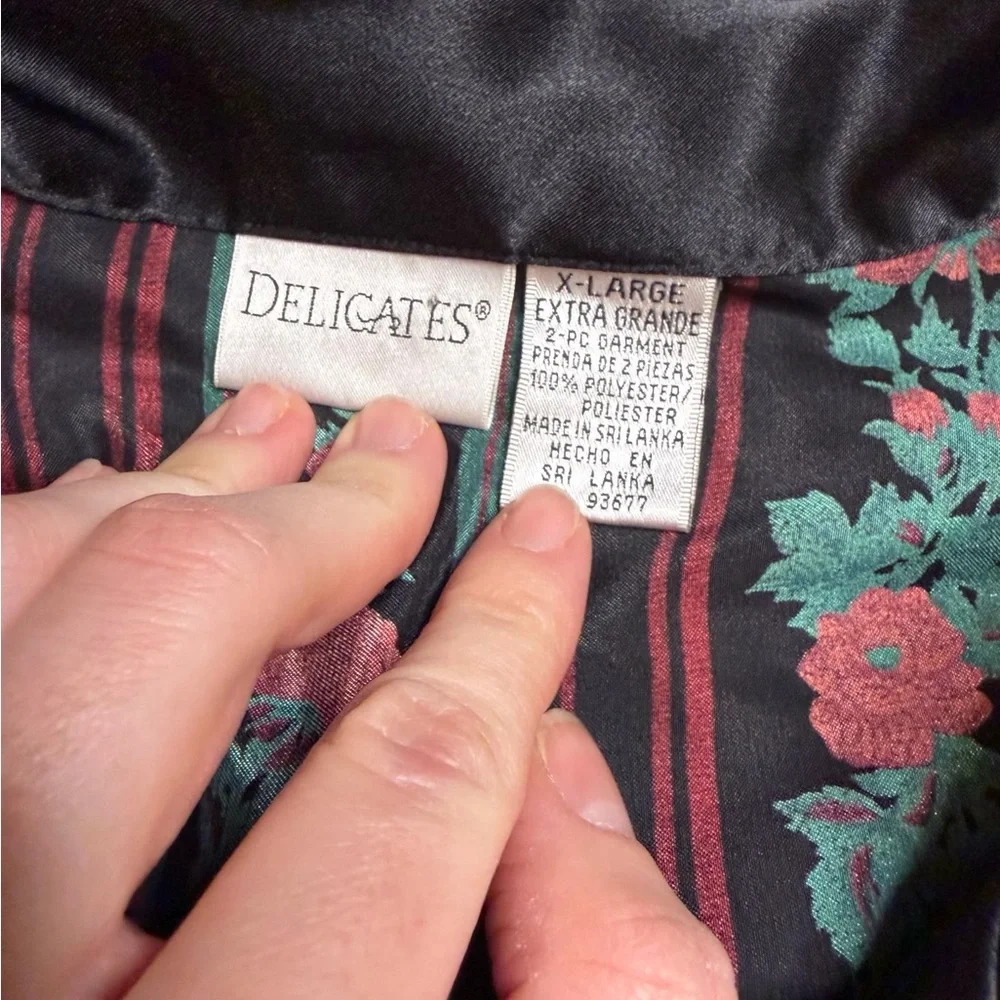 ✨🌹 Delicates Red & Green‎ Rose Stripe Silky Lounge Top XL 🌹✨